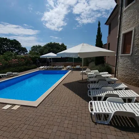 Premium Dora 4 Apartment