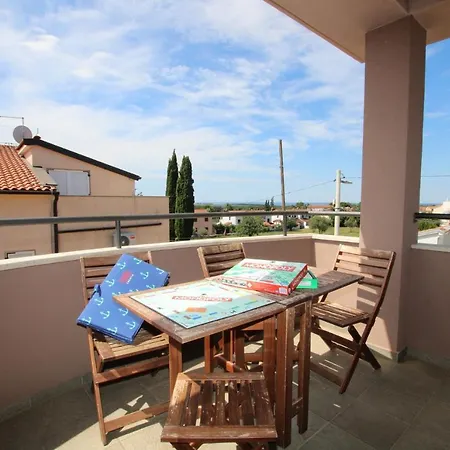 Apartment Premium Dora 4 *
