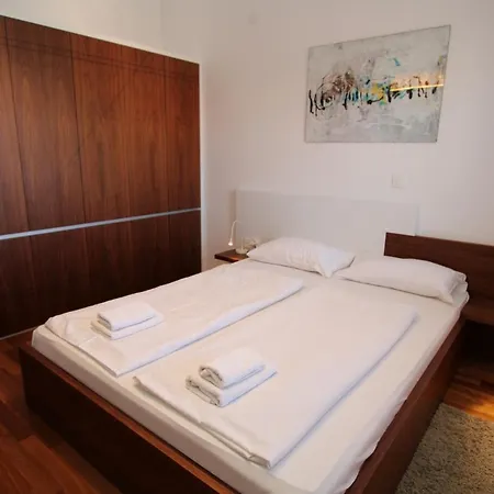 דירה Premium Dora 4 *